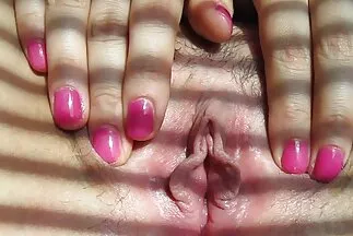 Mẹ x vi deo sec trần truồng bú cu người tình trẻ ngay trong buồng tắm.