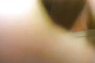 Kiều nữ chân dài gầy gò sec lon mup được bạn tình đầu trọc với bộ râu trong tư thế ung thư.