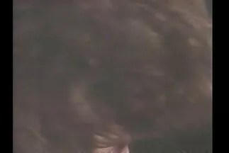 Người đàn ông phim sec tuoi ten thô bạo đánh đòn một phụ nữ busty trong phòng tắm nắng với một vòi nước lớn.