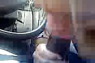 Một con chó cái đồi trụy đụ một người đàn ông bị ung thư trong âm phim sec loa hộ của cô ấy.