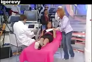 Brunette nói dối bạn trai và sec fhu chịch người yêu cũ bị ung thư trên giường.