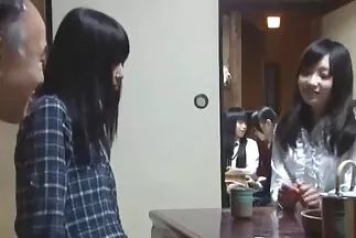 Gà thâm nhập gấp đôi trong phim sec hoàng thùy linh một nhóm quan hệ tình dục đưa đến cực khoái.