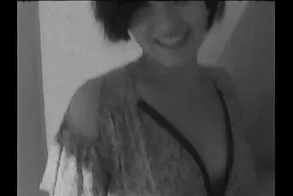 Người vợ trong bếp phim sec sinh vien đã cho anh chàng người Nga thổi kèn ở người đầu tiên và lấy tinh trùng.