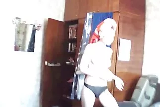 Mẹ phímec thu vú to vui vẻ với trai trong phòng ngủ.