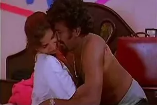 sinh viên nga được dày kiêm phim seec trên L.