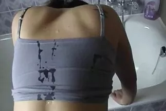 SỮA. tuyệt đẹp móc nối với một chàng trai mới trong pim sec han một cuộc họp mặt yên tĩnh.