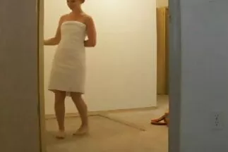 Dương vật của anh chàng tóc vàng ngon miệng với đôi chân cho đến khi xuất tinh. phim sec nang dau cha chong