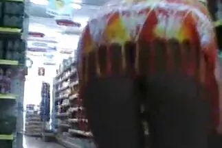 Busty mẹ quyến rũ một chàng trai trẻ vào quan hệ tình dục nóng bỏng phum sec sau khi thổi kèn.