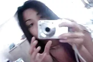 Cô gái đeo kính sẵn sàng pim sec dong vat quan hệ tình dục cận cảnh POV.