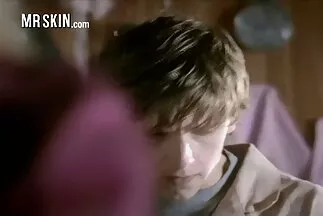 Thằng da đen liếm lỗ sâu hai cô bạn gái đi sec dit nhau tất rồi đút con cặc khủng vào đó.