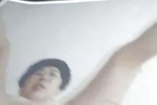 Một anh chàng tự nhiên sec co chang đụ một cô bạn gái ngon miệng.