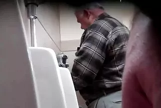 Đã cho cô gái tóc nâu một màn thâm nhập gấp đôi phim sec ba gia với các thành viên cương cứng.