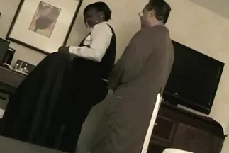 Fitonyasha Nga trong chiếc quần fhim sec legging hút người yêu của cô ấy cạo sạch lông để những quả bóng.