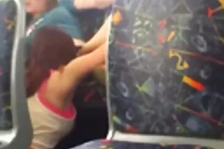 Gà con dễ thương sec han q muốn có bộ ngực của cô ấy và cho anh chàng tóc xoăn thổi kèn và bắn tinh